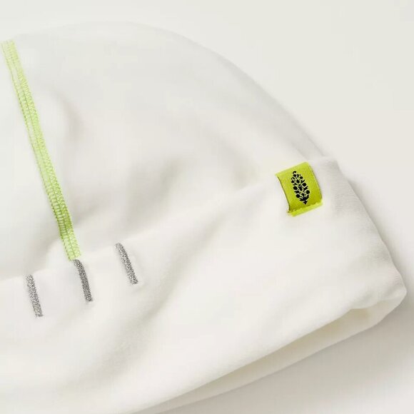 NWT FP Movement Finish Line White Micro Fleece Winter Beanie - Picture 2 of 6